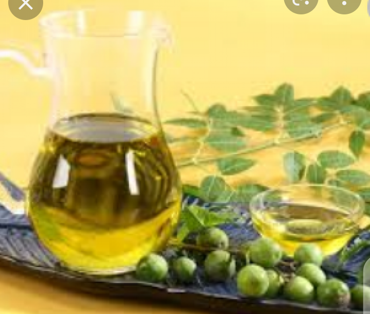 Product image - Neem oil is an extract of the neem tree. Some practitioners of traditional Chinese and Ayurvedic medicine use neem oil to treat conditions ranging from ulcers to fungal infections. This type of oil contains several compounds, including fatty acids and antioxidants, that can benefit the skin. To treat dry skin and wrinkles. It stimulate collagen production and reduce scars.  