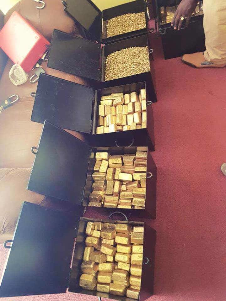 Product image - COMMODITY: AU (GOLD). 

GOLD FORM: Gold Dore Bars, Gold 
Nuggets.

GOLD PURITY: 23Karat.

GOLD FINENESS: 97.9%+ 

GOLD QUANTITY: 300kgs FIRST TRIAL followed by 500kgs per month.

AU GROSS PRICE : 46,000 USD/KG.

COMMISSION PAYABLE:
USD 2,000/kg ie USD 1,000/kg For Both Buyer and Seller Sides 

AU ORIGIN: United Republic of Tanzania/Congo D.R 

OWNERSHIP : Exporter to be registered as AU Owner for whole procedure, unt