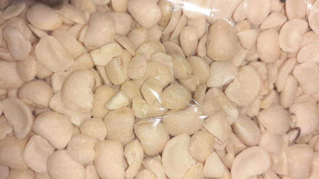 Product image - Machine peeled beans (black eyed beans) packaged in hygienic conditions. Delivers convenience and reduces meal preparation time. Can be used to prepare beans pottage, moin-moin, akara, gbegiri and other meals that require cowpeas. makes delicious Humus