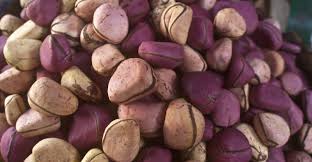 Product image - The kola nut is used to flavor sodas and as a supplement to increase energy or improve health.

The nut comes from the evergreen kola tree, which is found in the rain forest of Africa. Inside the tree's star-shaped fruits are white shells, which contain the seeds or kola nuts.

In Nigeria, it is an important cultural symbol for many ethnic groups. It is given to guests at weddings, funerals, and naming ceremonies....