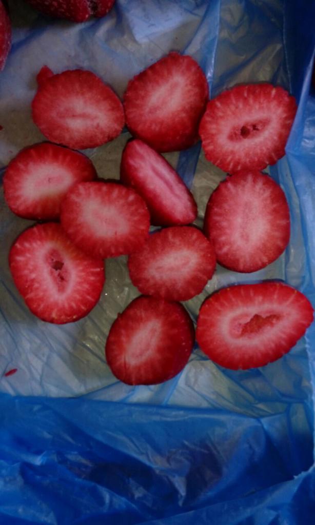 Product image - Frozen strawberry 🍓 iqf global gap certified Bestisids residuals regard European standards PPacking25 bags or 10kg carton inside it pp bags shelf life 18 month production march 2021 available  quantity 2000 ton