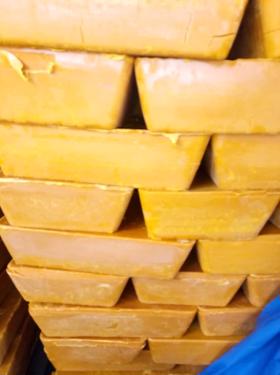 Public product photo - We sell regulary beeswax and our direct mail is : groupeagrotropical@gmail.com and watsap 225-79985324