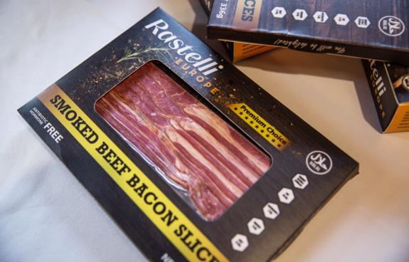 Public product photo - Beef bacon slices -smoked in the smoking chamber and pre-sliced to ensure that every bite is crisp and savory.
Tastes great with any meal!
Packaging: 200g., 336g., 500g.