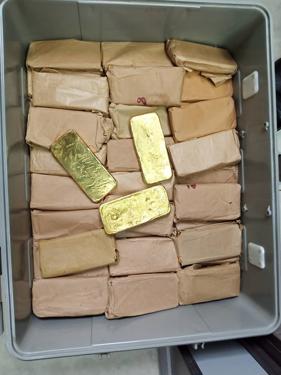 Public product photo - Gold dore bars are semi-pure bars, with purity usually 95% and above. Dore bars are then safely transported to the refinery for further purification to achieve 99.9% purity.
Shipped FOB or CIF